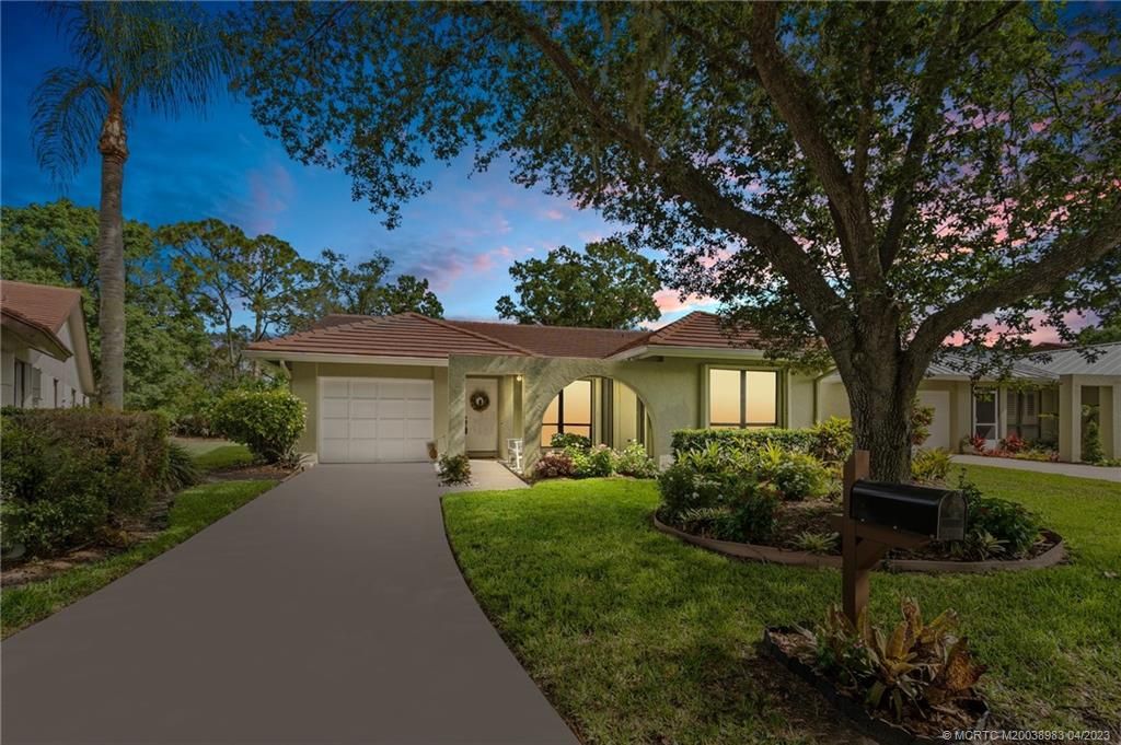 Photo of 2592 SW Willowood Circle, Palm City, FL 34990 (MLS # M20038983)