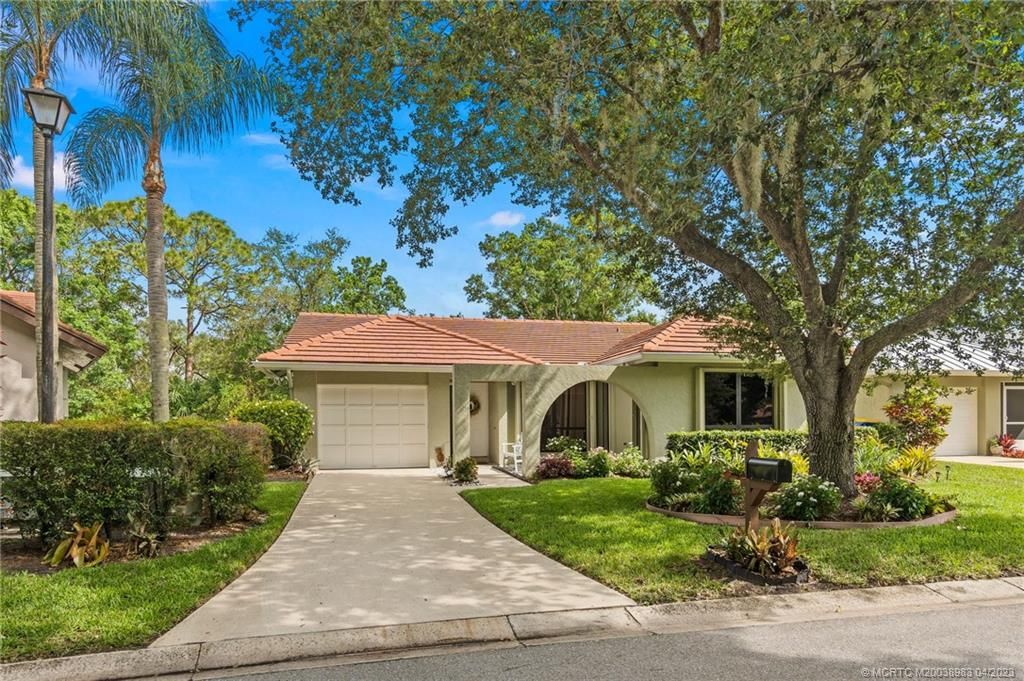 Photo of 2592 SW Willowood Circle, Palm City, FL 34990 (MLS # M20038983)