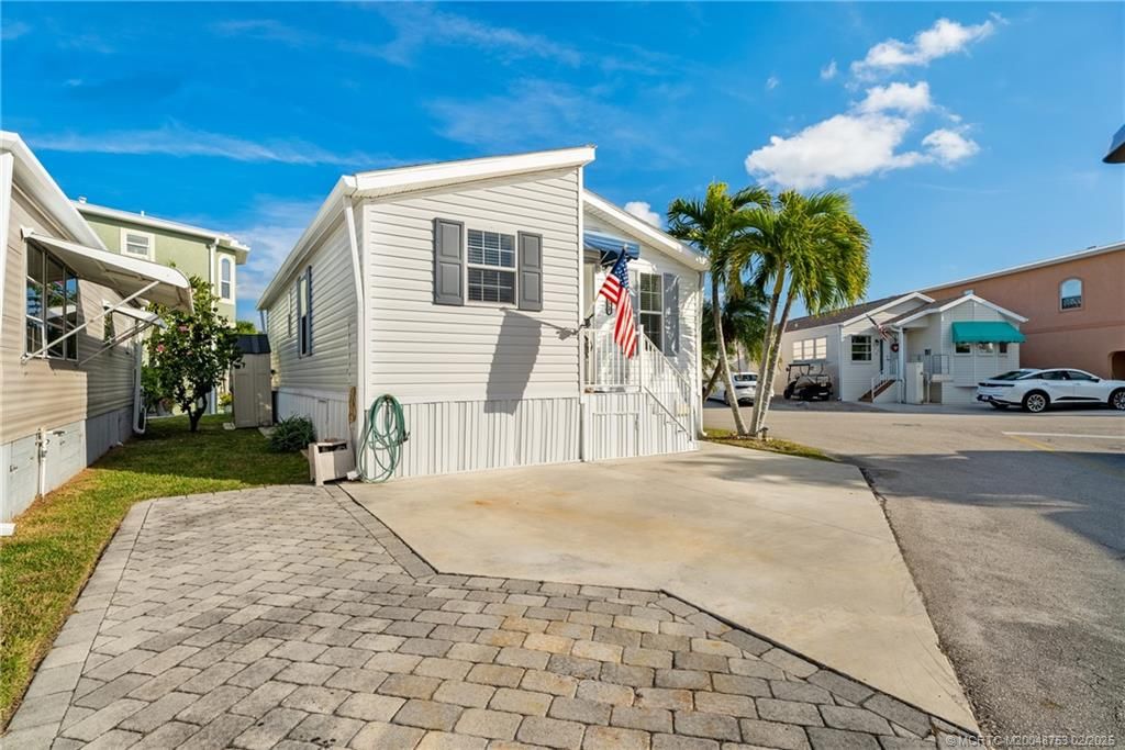 Photo of 172 Nettles Boulevard, Jensen Beach, FL 34957 (MLS # M20048753)