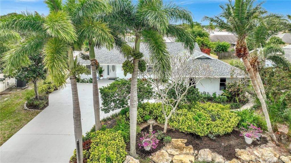 Photo of 1210 SE Mcfarlane Avenue, Port Saint Lucie, FL 34952 (MLS # M20044343)