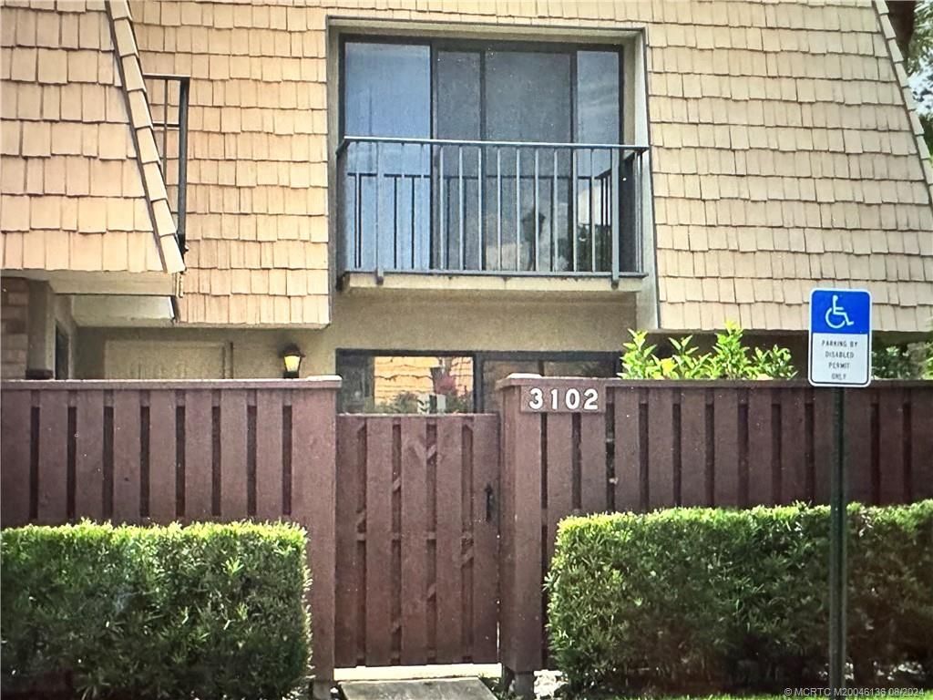 Photo of 3102 SW Sunset Trace Circle, Palm City, FL 34990 (MLS # M20046136)