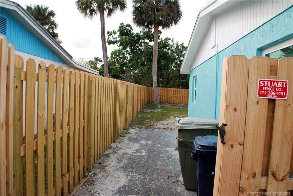 Photo of 406 SE Robalo Court, Stuart, FL 34996 (MLS # M20051337)