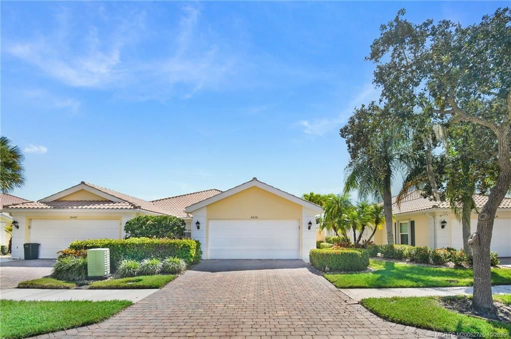 Photo of 8438 SE Retreat Drive, Hobe Sound, FL 33455 (MLS # M20052726)