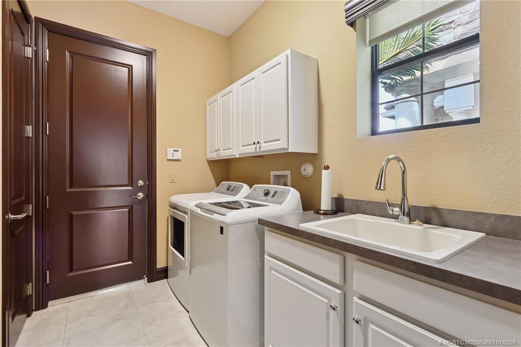 Palm City, Florida, 34990, United States, 3 Bedrooms Bedrooms, ,3 BathroomsBathrooms,Residential,Active,2013386