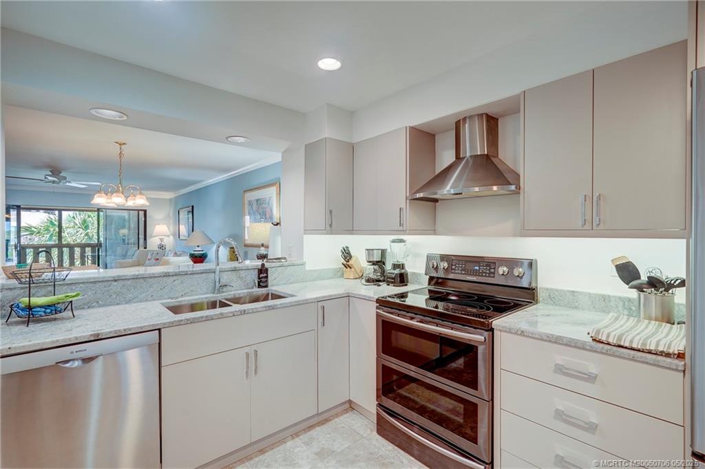 Stuart, Florida 34996, United States, 2 Bedrooms Bedrooms, ,2 BathroomsBathrooms,Residential,Active,135320