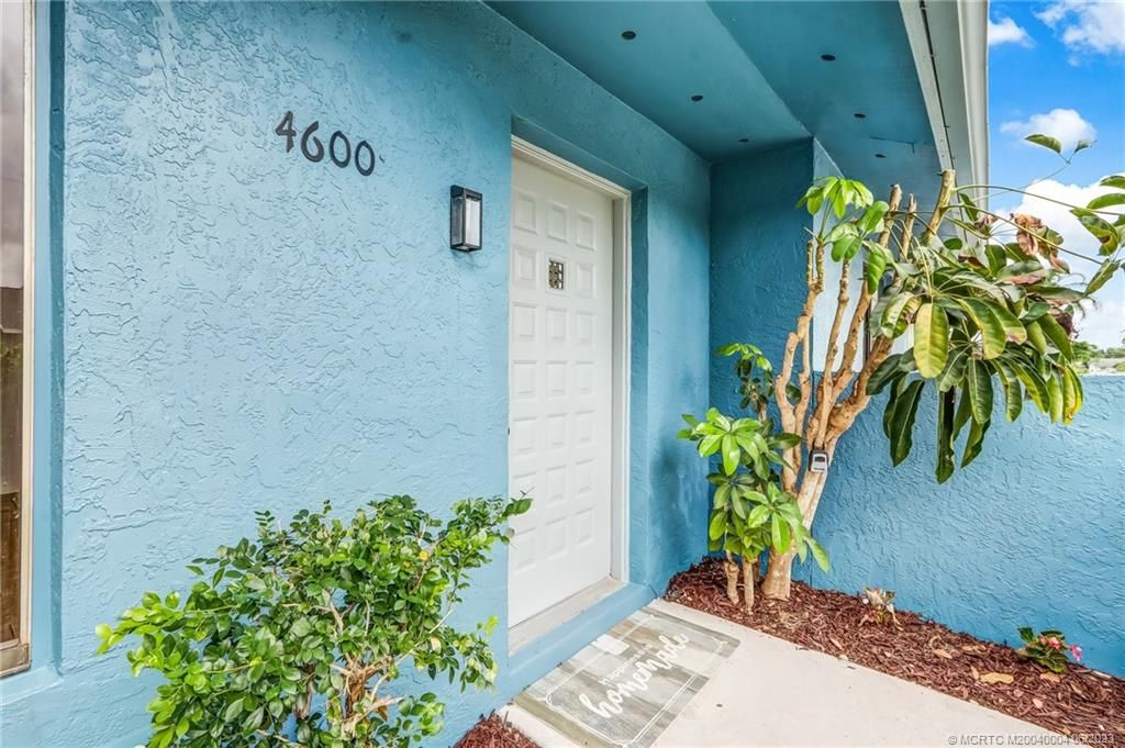 Photo of 4600 SE Roaring Brook Way, Stuart, FL 34997 (MLS # M20040004)