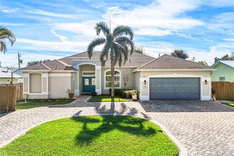 Photo of 8120 SE Crossrip Street, Hobe Sound, FL 33455 (MLS # M20052663)