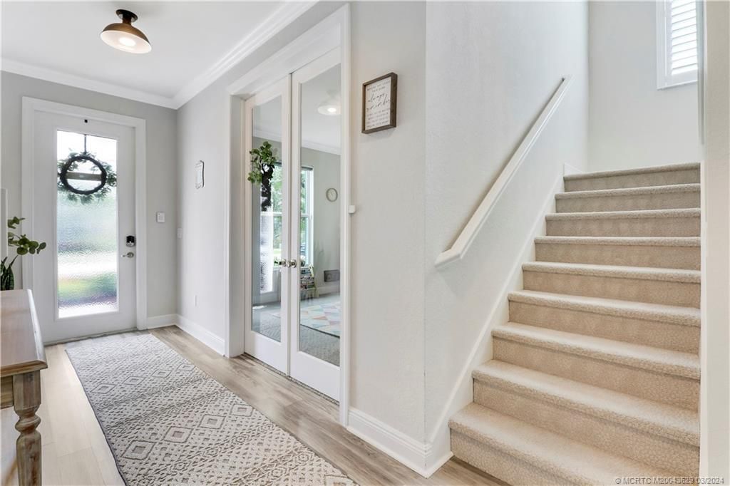 Photo of 4700 SW Ardsley Drive, Stuart, FL 34997 (MLS # M20043629)