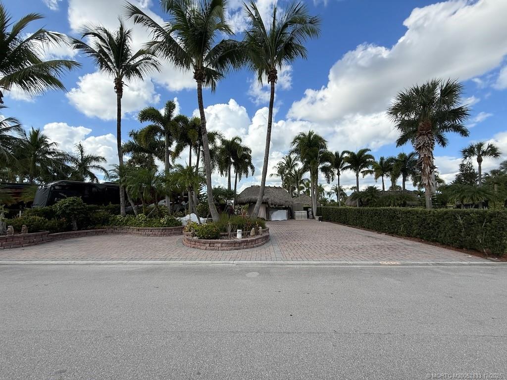 492 NW Boundary Drive