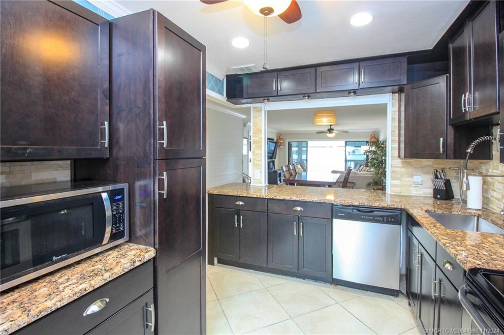 Stuart, Florida 34994, United States, 2 Bedrooms Bedrooms, ,2 BathroomsBathrooms,Residential,Active,36370