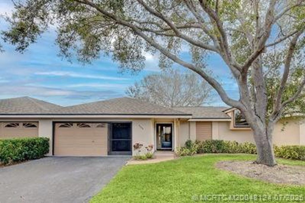Photo of 6255 Mirror Lake Court #6255, Sebastian, FL 32958 (MLS # M20048124)
