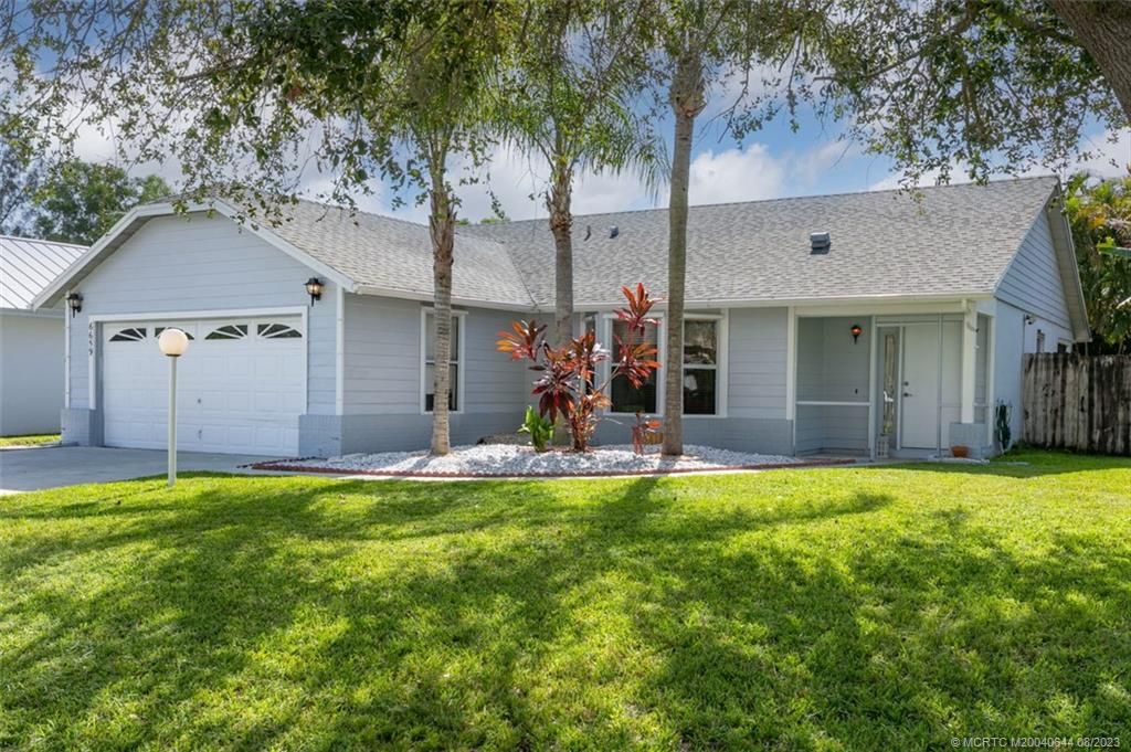 Photo of 6659 SE Amyris Court, Stuart, FL 34997 (MLS # M20040644)