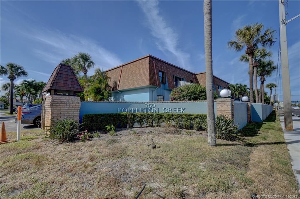 Photo of 950 S Kanner Highway #D7, Stuart, FL 34994 (MLS # M20041711)