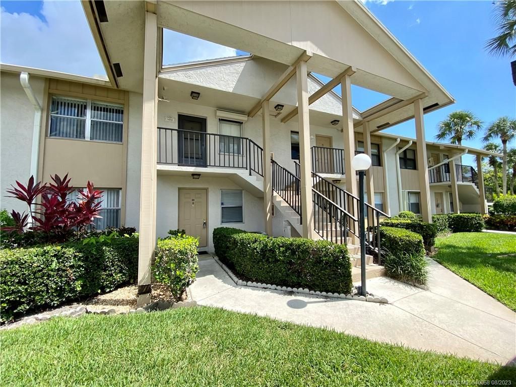 Photo of 3051 SE Aster Lane #403, Stuart, FL 34994 (MLS # M20040058)