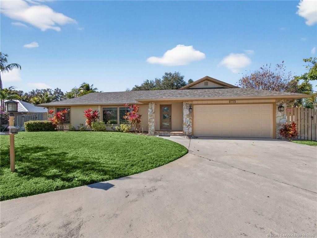 Photo of 3055 SE Glasgow Drive, Stuart, FL 34997 (MLS # M20053799)