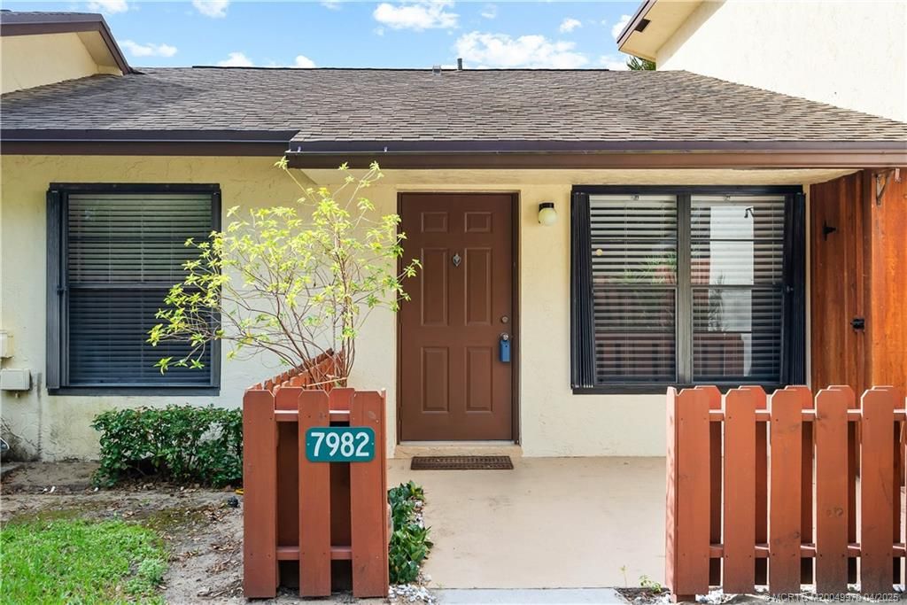 Photo of 7982 SE Villa Circle SE #B2707, Hobe Sound, FL 33455 (MLS # M20049970)