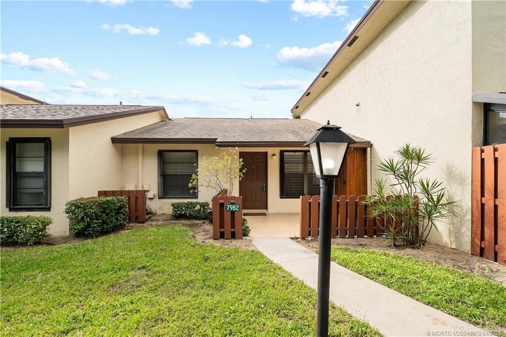 Photo of 7982 SE Villa Circle SE #B2707, Hobe Sound, FL 33455 (MLS # M20049970)