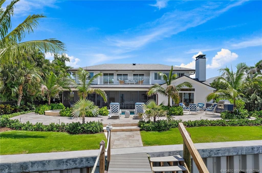 Photo of 4110 NE Joes Point Road, Stuart, FL 34996 (MLS # M20046188)