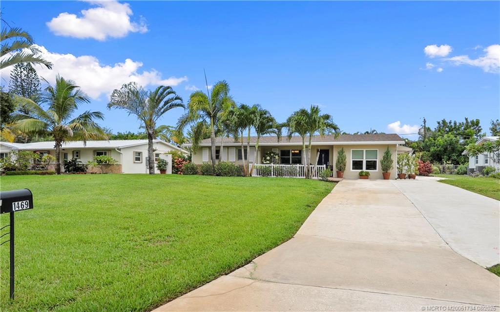Stuart, Florida 34996, United States, 3 Bedrooms Bedrooms, ,2 BathroomsBathrooms,Residential,Active,194032