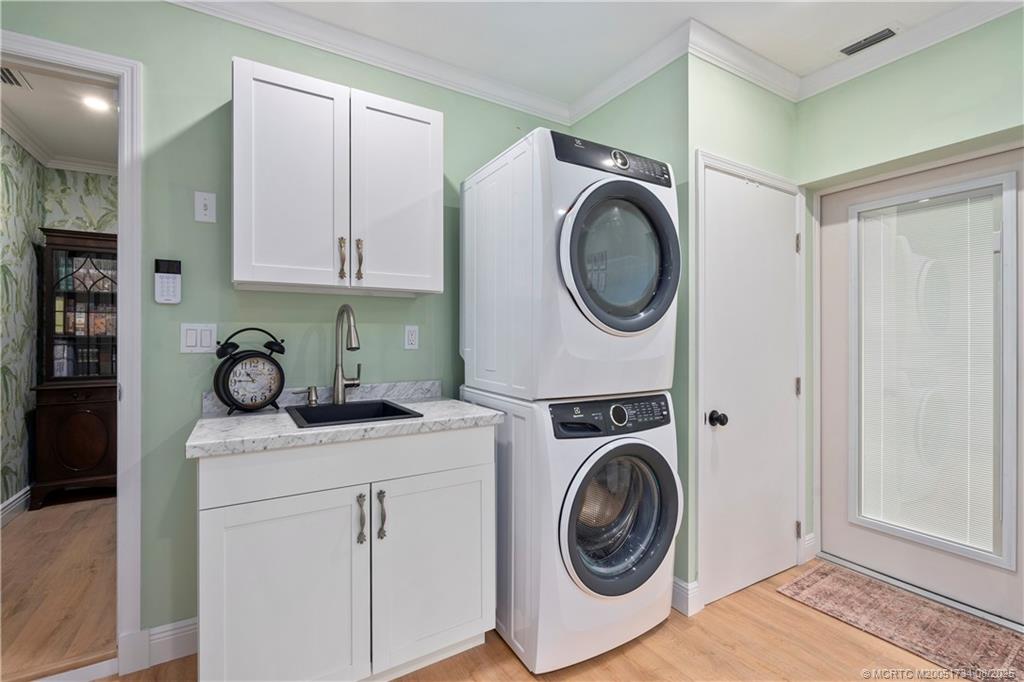 Stuart, Florida 34996, United States, 3 Bedrooms Bedrooms, ,2 BathroomsBathrooms,Residential,Active,194032