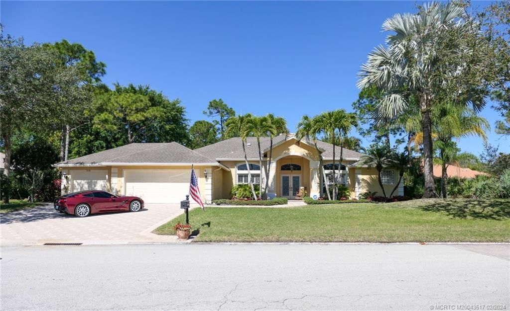 Photo of 8166 SW Yachtsmans Drive, Stuart, FL 34997 (MLS # M20043517)