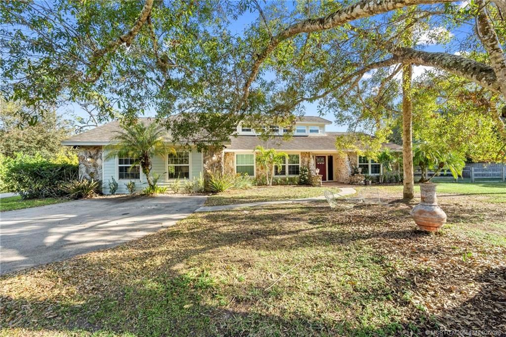 Photo of 1800 SW Hackman Terrace, Stuart, FL 34997 (MLS # M20054241)