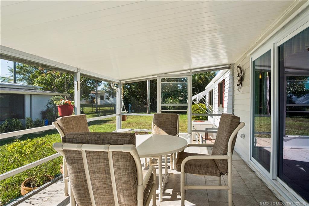 Hobe Sound, Florida 33455, United States, 2 Bedrooms Bedrooms, ,2 BathroomsBathrooms,Residential,Pending,251161