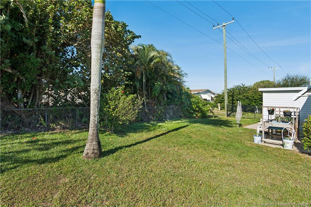 Hobe Sound, Florida 33455, United States, 2 Bedrooms Bedrooms, ,2 BathroomsBathrooms,Residential,Pending,251161