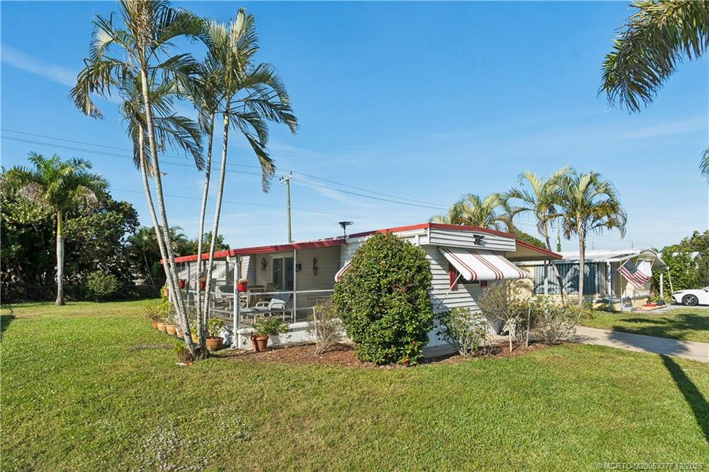 Hobe Sound, Florida 33455, United States, 2 Bedrooms Bedrooms, ,2 BathroomsBathrooms,Residential,Pending,251161