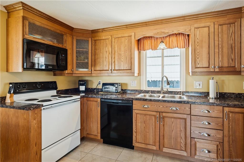 Hobe Sound, Florida 33455, United States, 2 Bedrooms Bedrooms, ,2 BathroomsBathrooms,Residential,Pending,251161