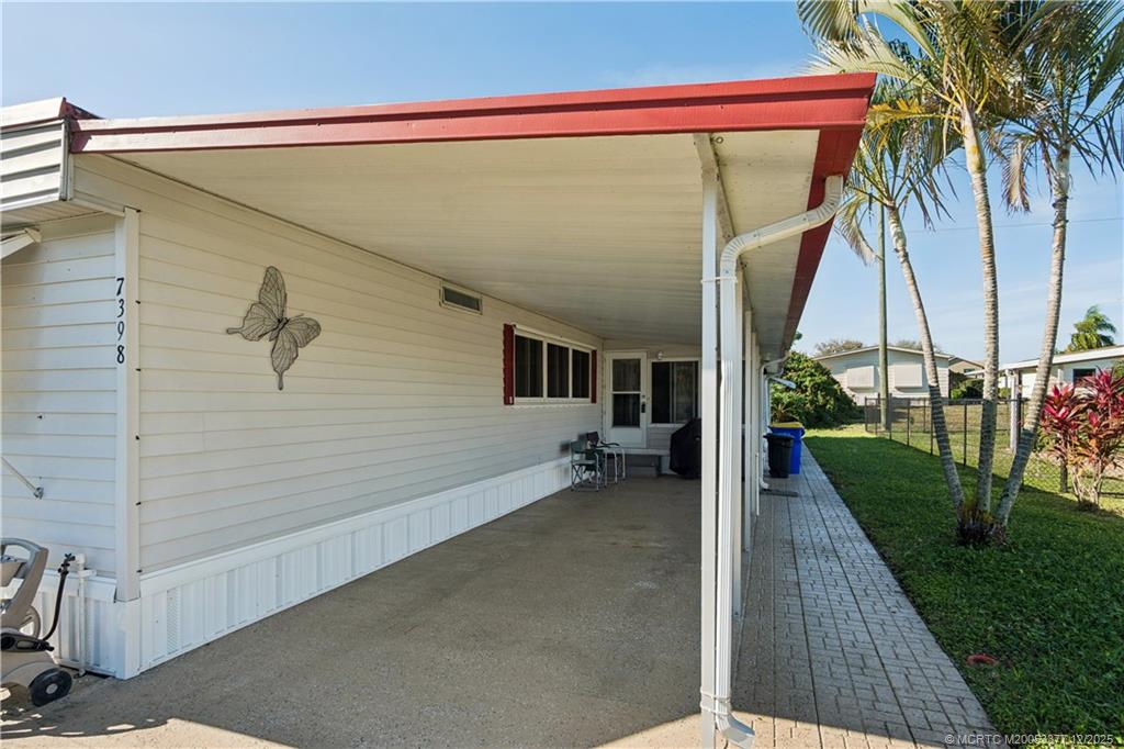 Hobe Sound, Florida 33455, United States, 2 Bedrooms Bedrooms, ,2 BathroomsBathrooms,Residential,Pending,251161