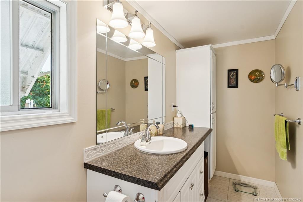 Hobe Sound, Florida 33455, United States, 2 Bedrooms Bedrooms, ,2 BathroomsBathrooms,Residential,Pending,251161