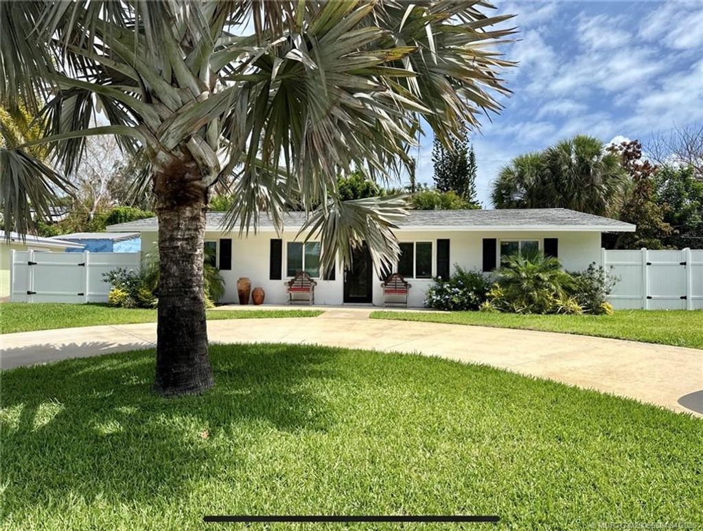 Photo of 4121 NE Cheri Drive, Jensen Beach, FL 34957 (MLS # M20055394)