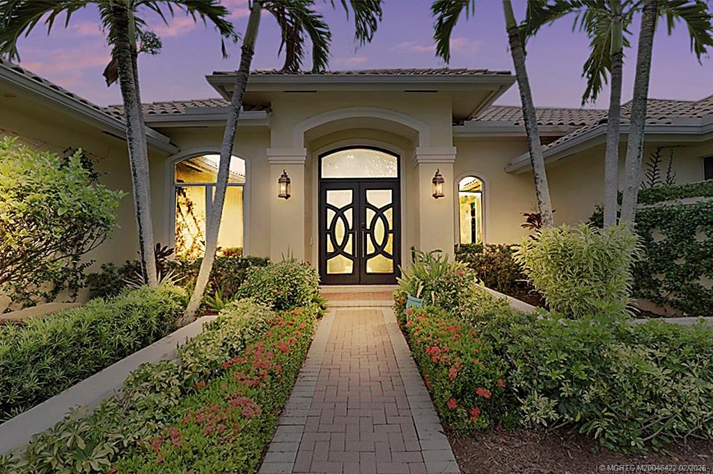 19085 SE Coral Reef Lane