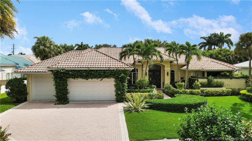 19085 SE Coral Reef Lane