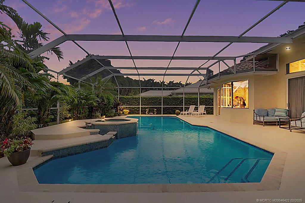 19085 SE Coral Reef Lane