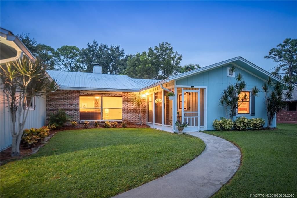 Photo of 1707 SW Buckskin Trail, Stuart, FL 34997 (MLS # M20049286)