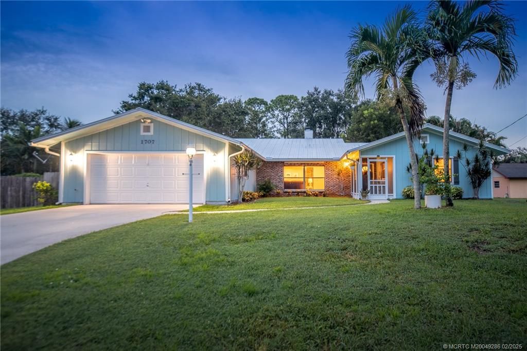 Photo of 1707 SW Buckskin Trail, Stuart, FL 34997 (MLS # M20049286)