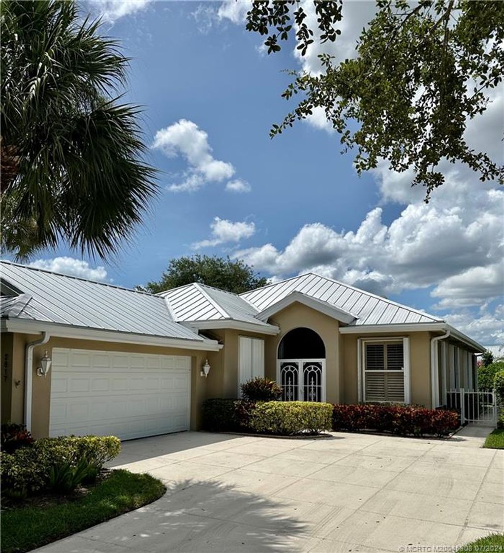 Photo of 2817 SW Brighton Way, Palm City, FL 34990 (MLS # M20045908)