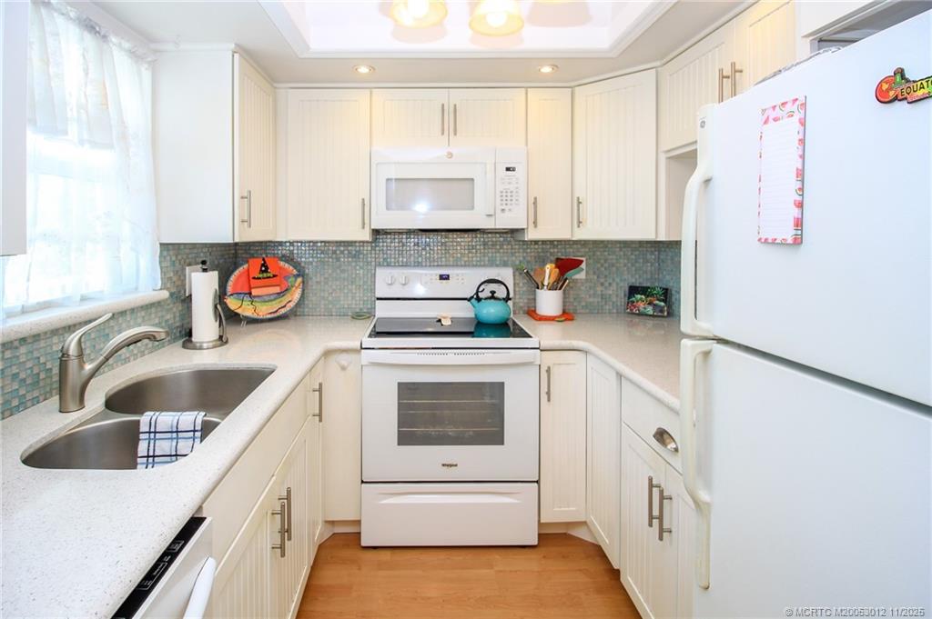 Stuart, Florida 34996, United States, 2 Bedrooms Bedrooms, ,2 BathroomsBathrooms,Residential,Active,241076