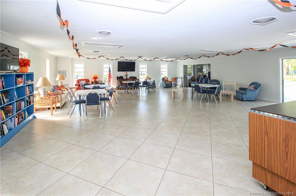 Stuart, Florida 34996, United States, 2 Bedrooms Bedrooms, ,2 BathroomsBathrooms,Residential,Active,241076