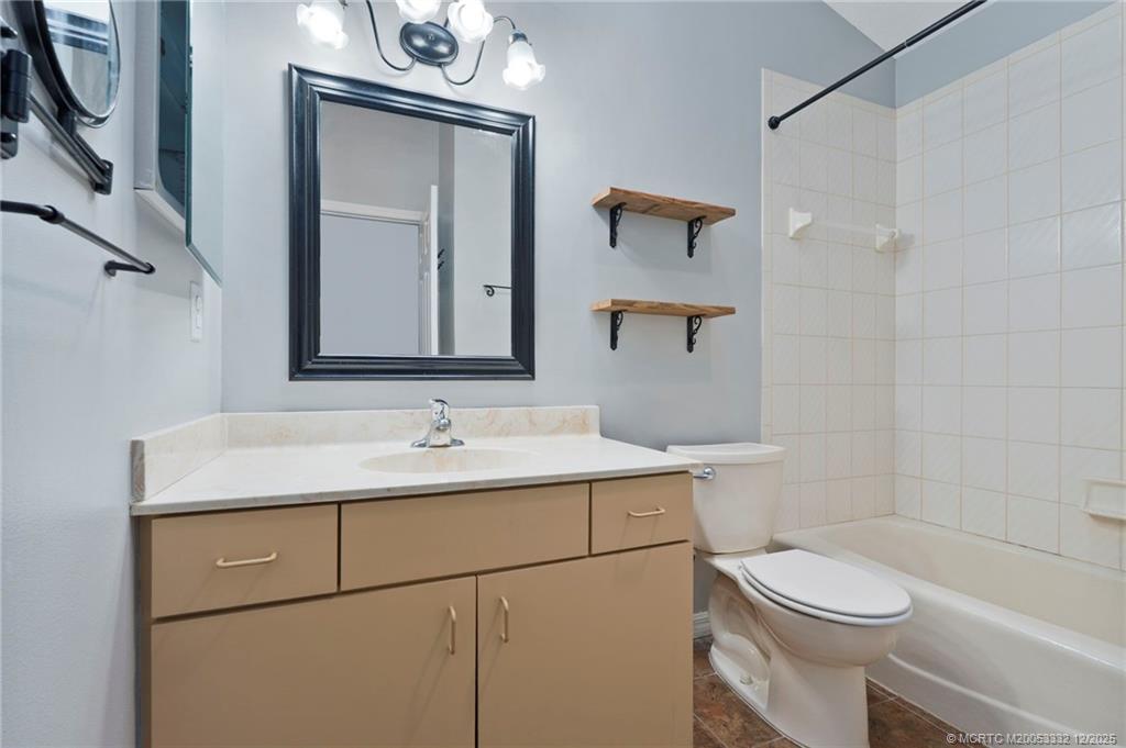 Palm City, Florida 34990, United States, 3 Bedrooms Bedrooms, ,2 BathroomsBathrooms,Residential,Active,250266