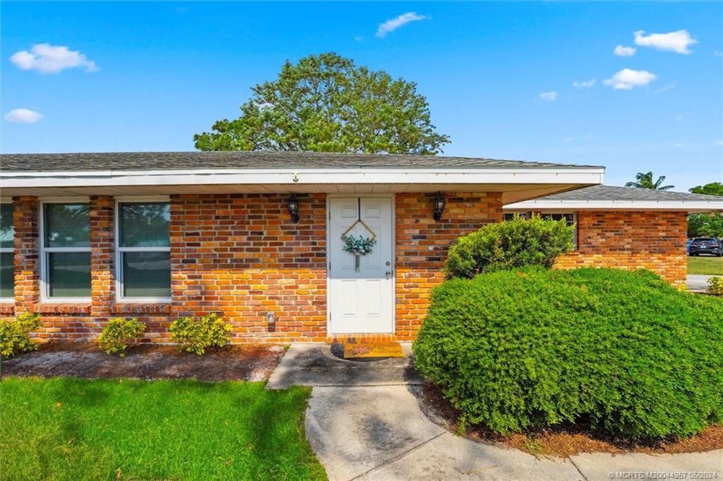 Photo of 101 NE Caprona Avenue, Port Saint Lucie, FL 34983 (MLS # M20044957)