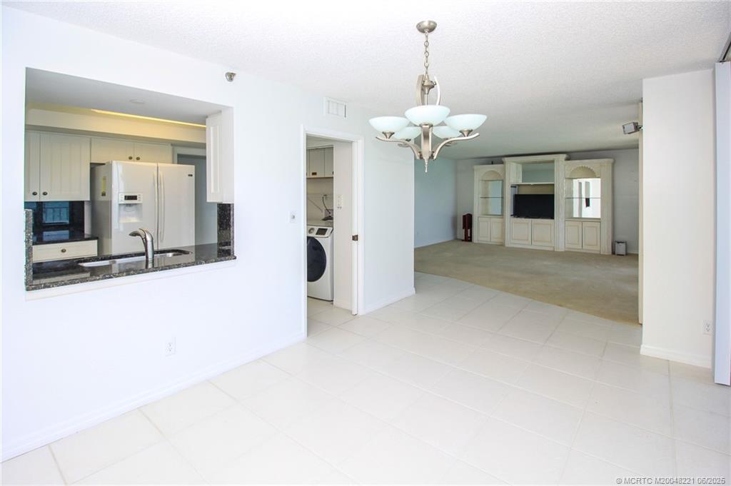 Jensen Beach, Florida 34957, United States, 2 Bedrooms Bedrooms, ,2 BathroomsBathrooms,Residential,Active,24056