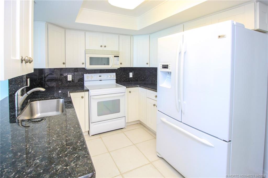 Jensen Beach, Florida 34957, United States, 2 Bedrooms Bedrooms, ,2 BathroomsBathrooms,Residential,Active,24056