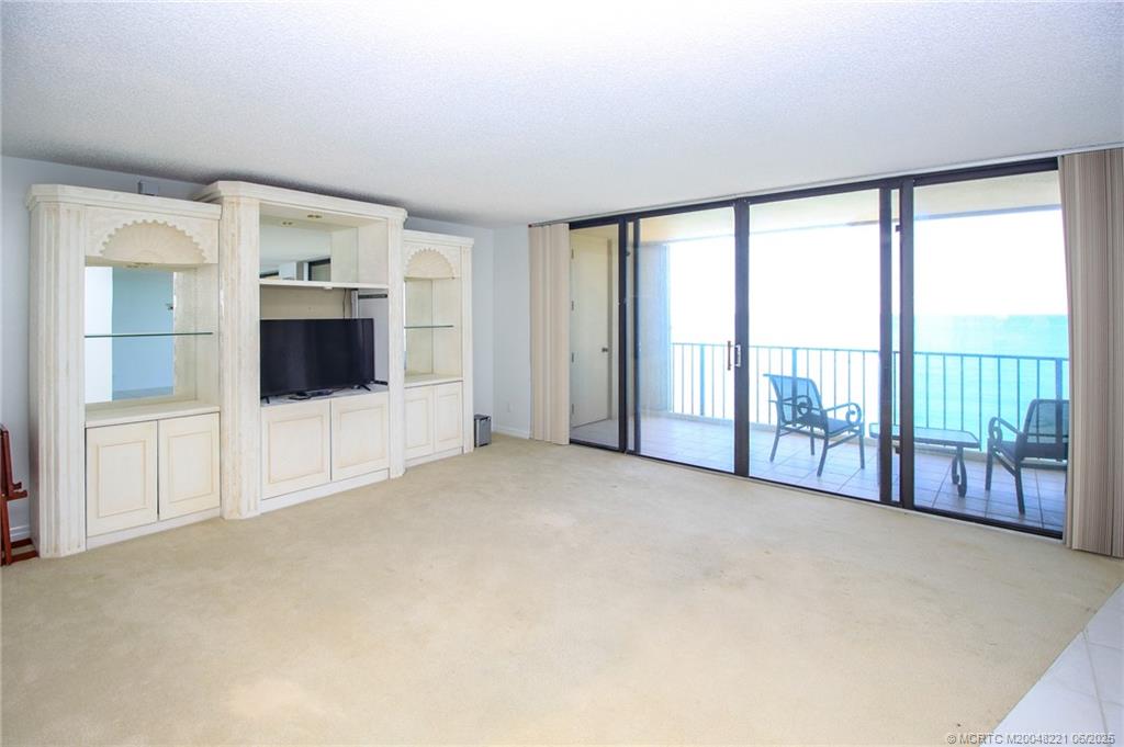 Jensen Beach, Florida 34957, United States, 2 Bedrooms Bedrooms, ,2 BathroomsBathrooms,Residential,Active,24056