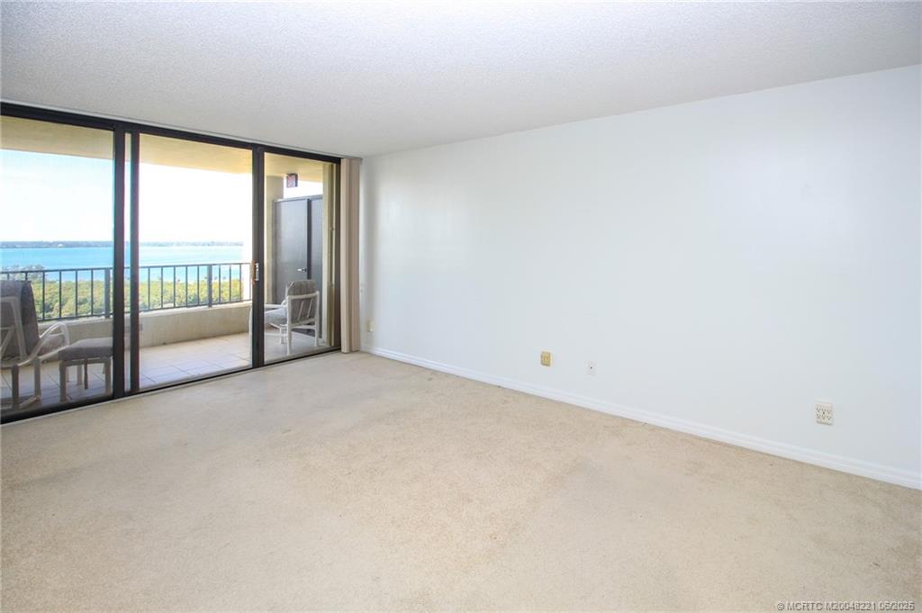 Jensen Beach, Florida 34957, United States, 2 Bedrooms Bedrooms, ,2 BathroomsBathrooms,Residential,Active,24056