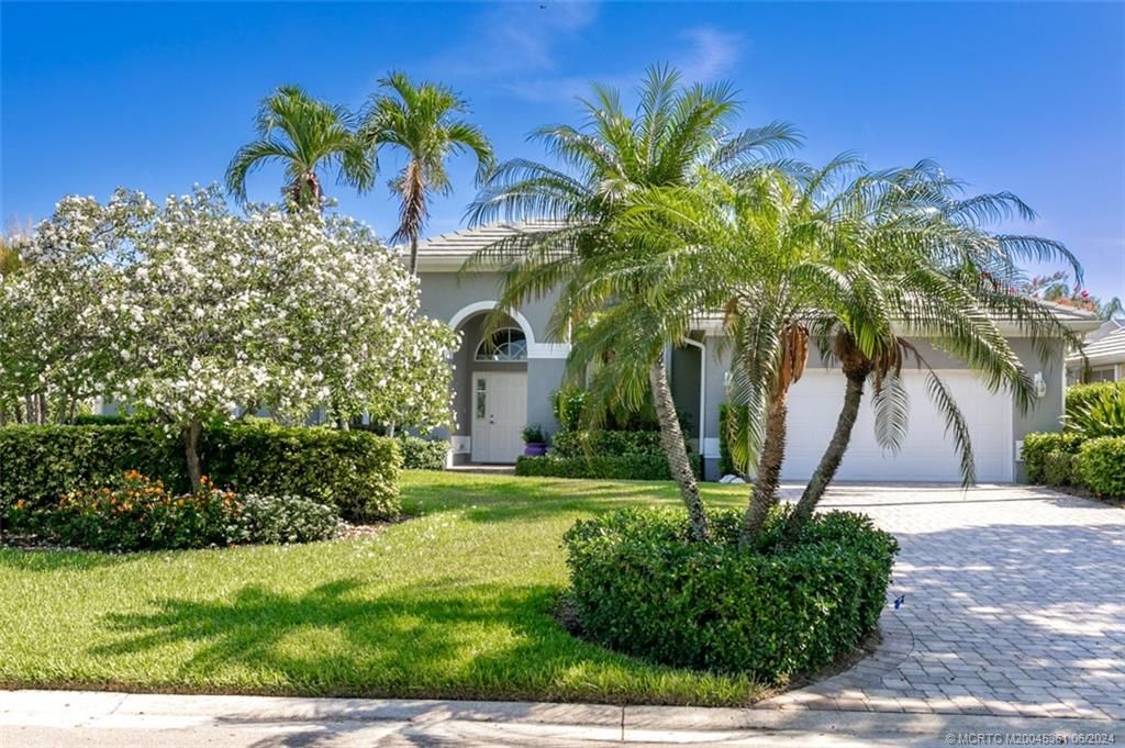 Photo of 1887 SW Whitemarsh Way, Palm City, FL 34990 (MLS # M20045361)