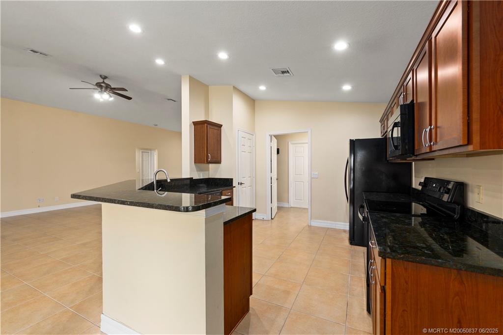 Stuart, Florida 34997, United States, 3 Bedrooms Bedrooms, ,2 BathroomsBathrooms,Residential,Active,141460