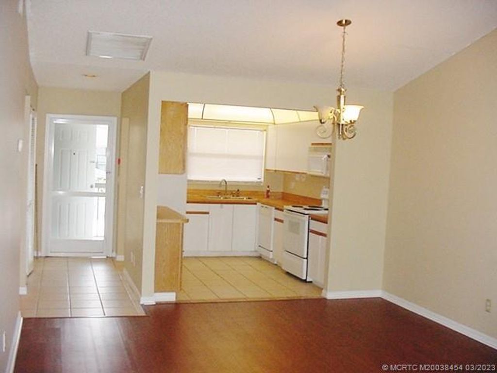 Photo of 1201 SE Parkview Place SE, Stuart, FL 34994 (MLS # M20038454)